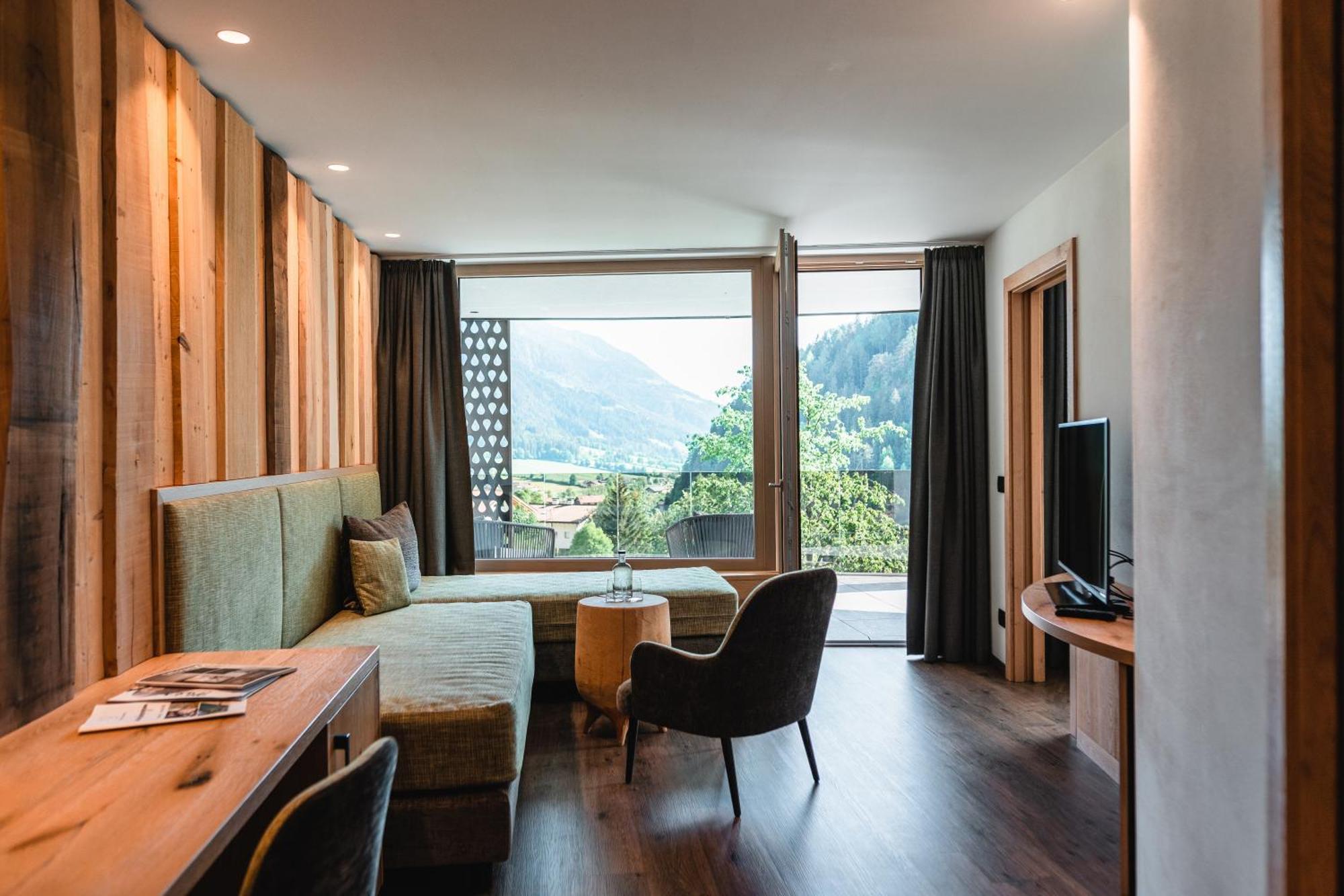 Hotel Bad Fallenbach Sankt Leonhard in Passeier Kamer foto